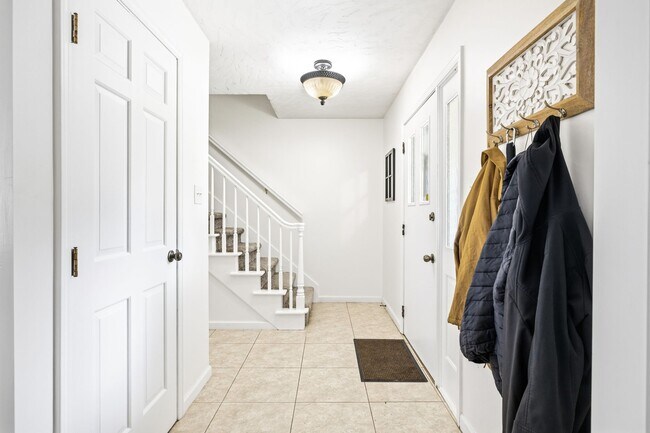 Foto del edificio - 1720 Ridge Hill Ln