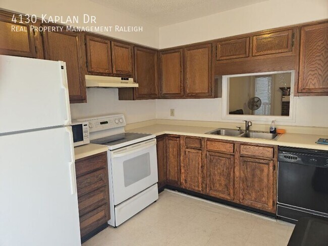 Building Photo - 4130 Kaplan Dr