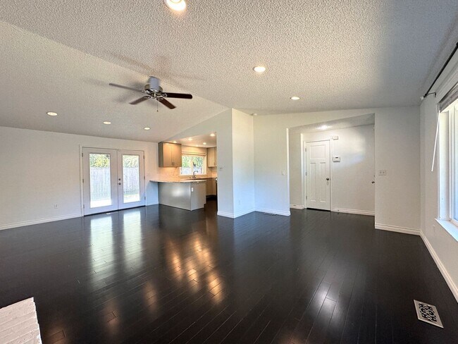 Foto del edificio - Charming 3-bedroom 2-bathroom Steilacoom R...