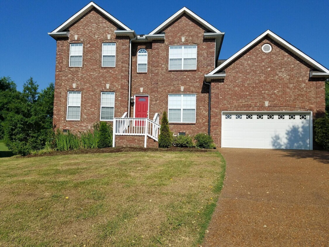 Foto principal - 140 Fieldcrest Cir
