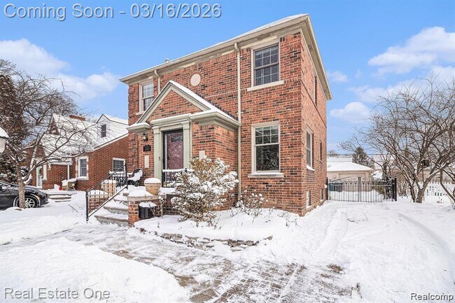 Foto del edificio - 350 N Reginald St