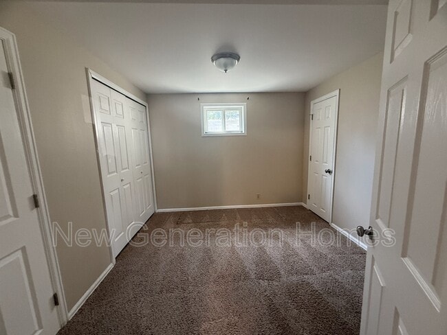 Building Photo - 4425 Fortune Cir S