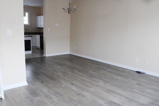 Building Photo - 4108 Strawbridge Ct