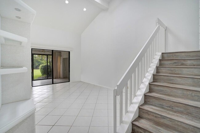 Building Photo - 7714 La Mirada Dr