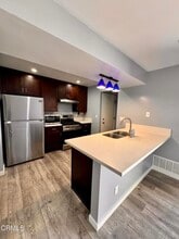 Building Photo - 812 Venwood Ave