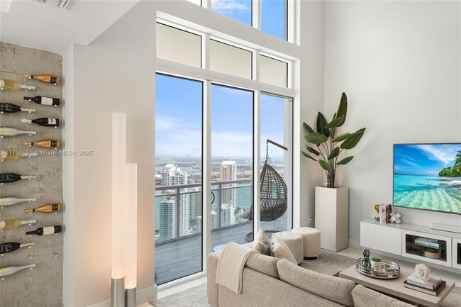 Foto del edificio - 950 Brickell Bay Dr