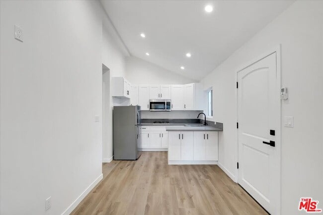 Building Photo - 7421 Amigo Ave