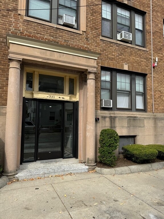 Primary Photo - 330 Salem St