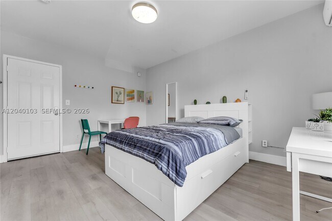 Foto del edificio - 6647 SW 59th St