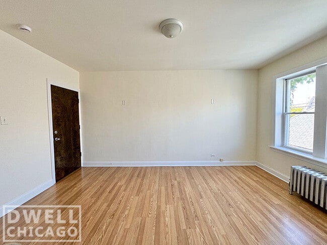 Foto del edificio - 2606 N Kimball Ave