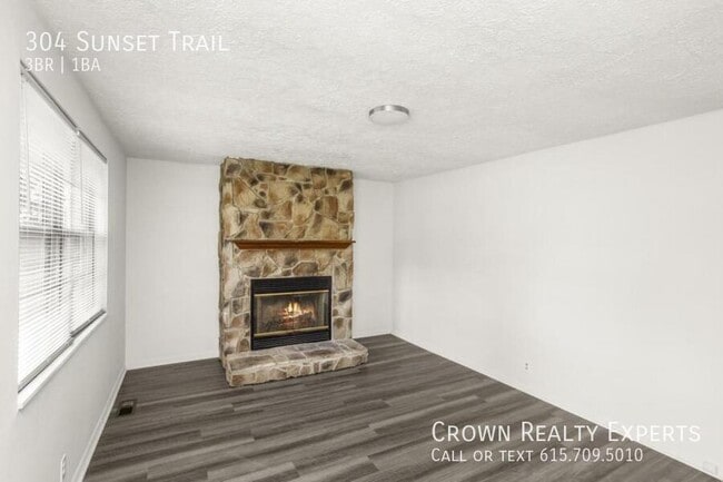 Building Photo - 304 Sunset Trail