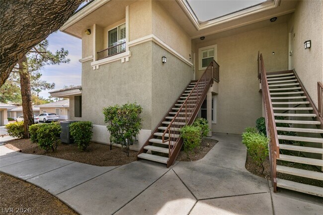 Building Photo - 1008 Domnus Ln