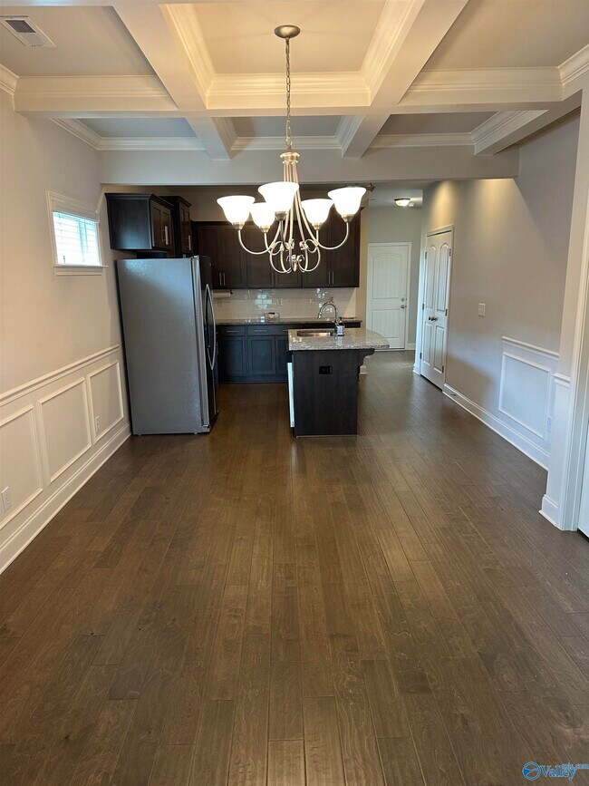 Foto del edificio - 7027 Camrose Ln NW