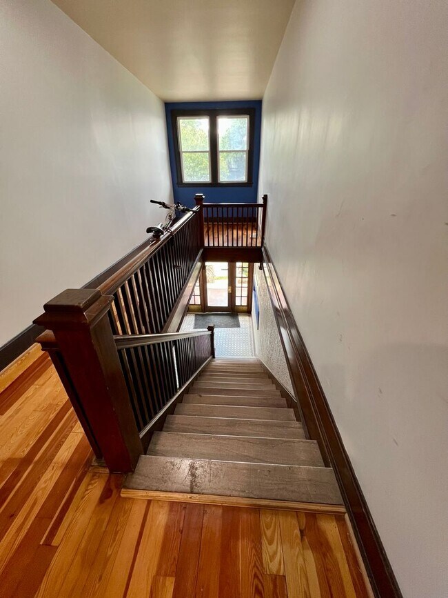 Foto del edificio - Renovated Historic Building within Walking...
