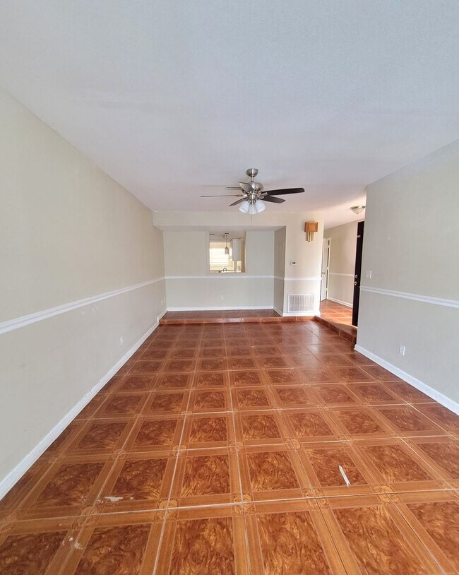 Foto del edificio - 8130 Lillian Hwy