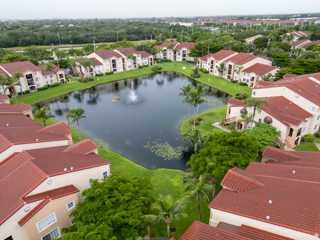 Foto del edificio - 2061 Renaissance Blvd