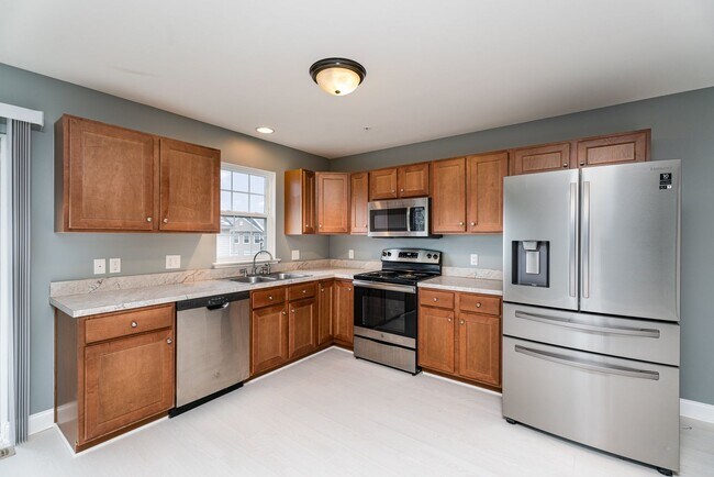 Building Photo - 8104 Lenker Dr