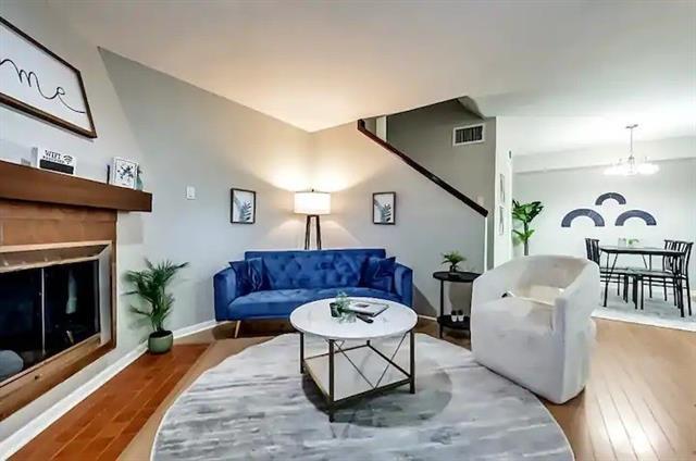 Foto del edificio - 5200 Martel Ave