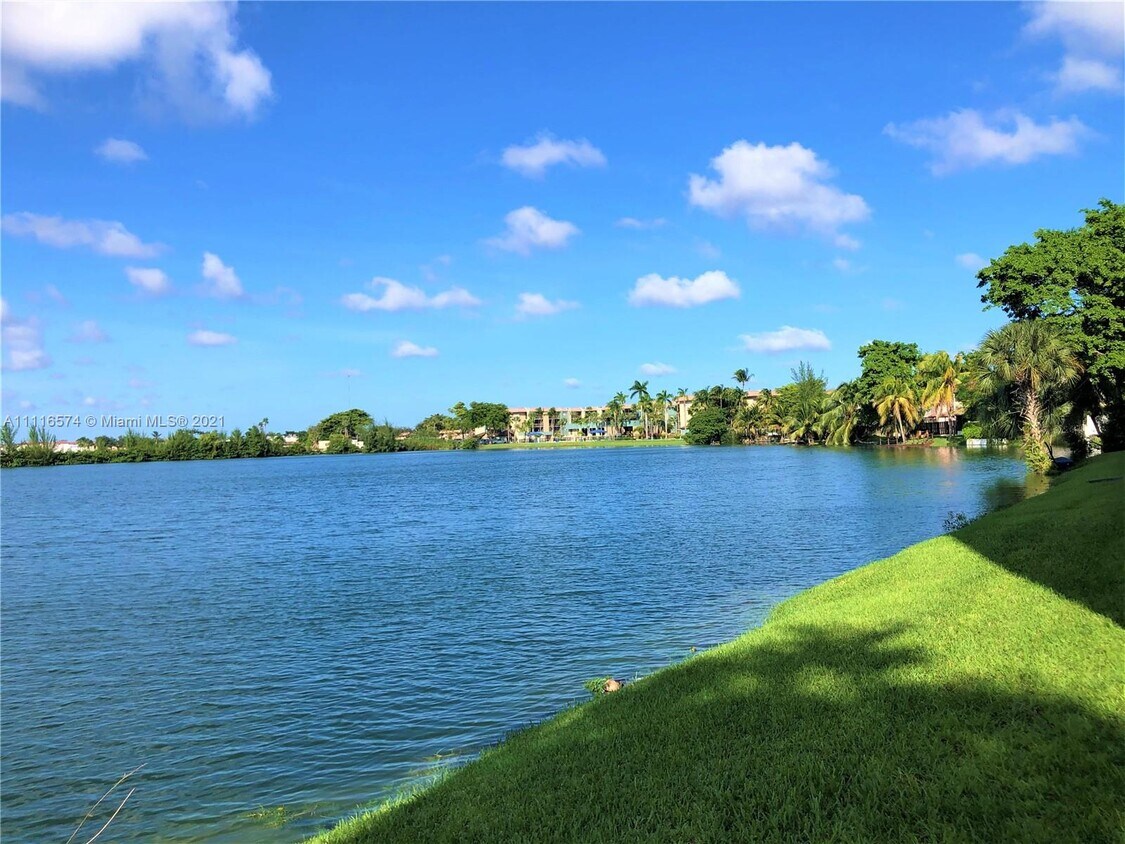 601 Ives Dairy Rd Unit 2068, Miami, FL 33179 Condo for Rent in Miami