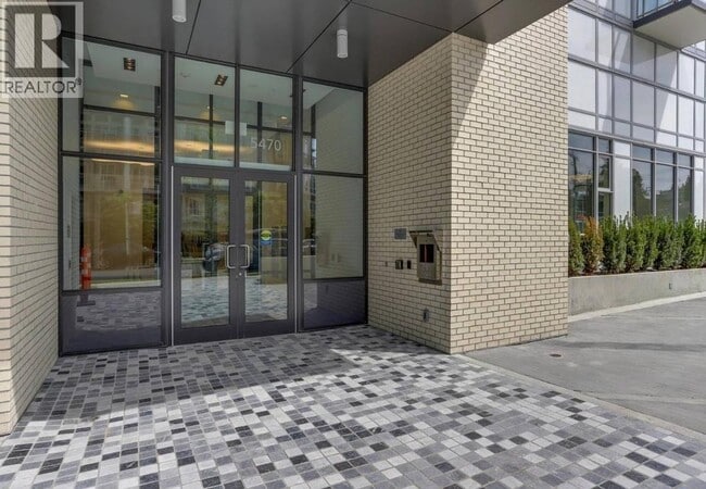 Building Photo - 5470 Ormidale St