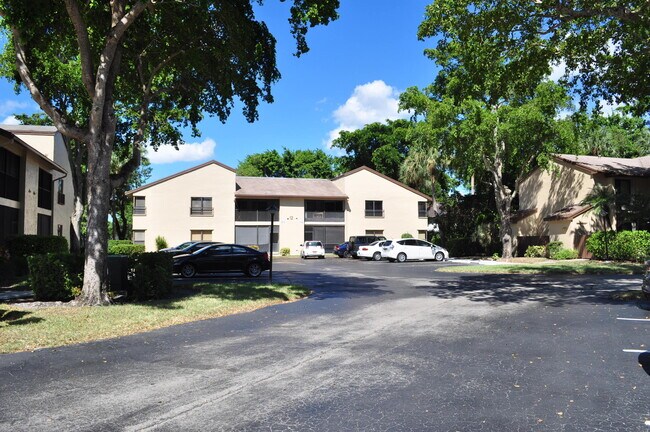 Building Photo - 3835 Cocoplum Cir