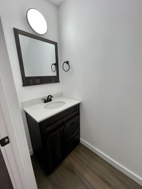 Building Photo - 1642 Hillwood Dr