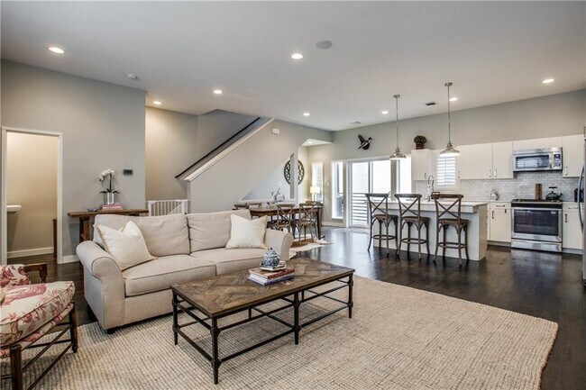 Building Photo - 4916 Kilroy Dr