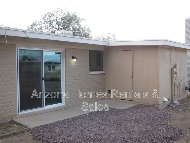 Building Photo - 7631 E Apple Tree Dr