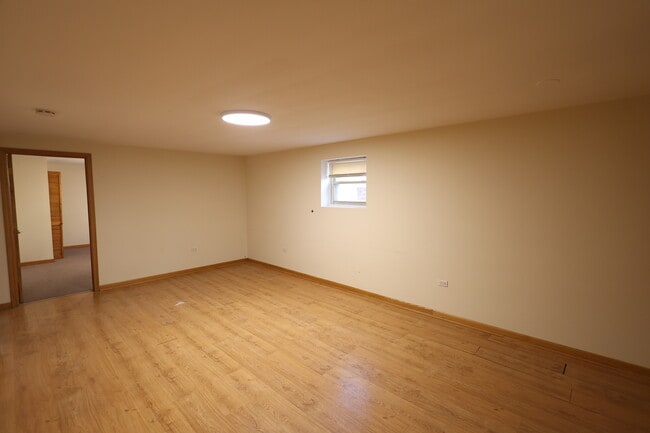 Building Photo - 9823 Linn Ave