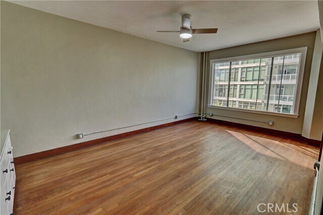 Foto del edificio - 360 W Ocean Blvd