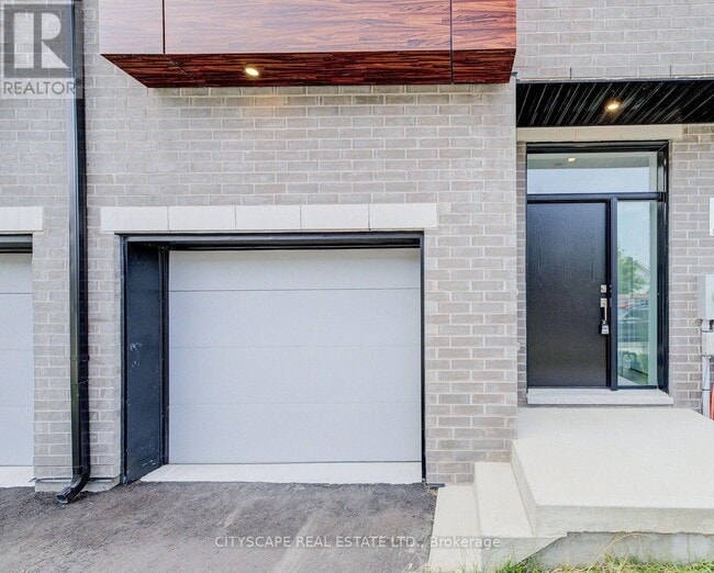 Building Photo - 416 Dundas St S