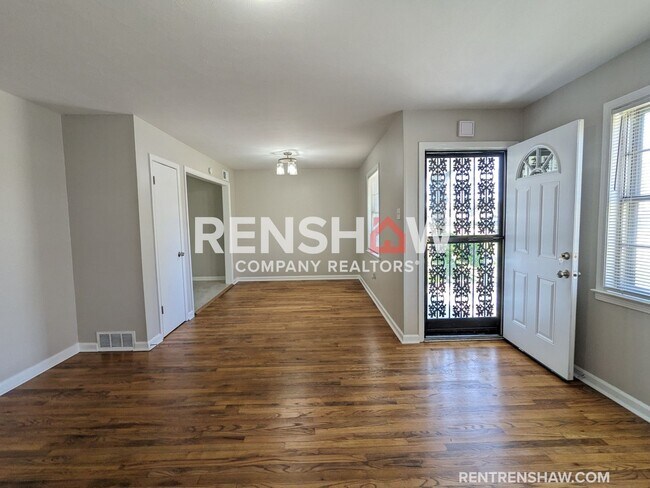 Building Photo - Incredible Renovated Property in South Mem...