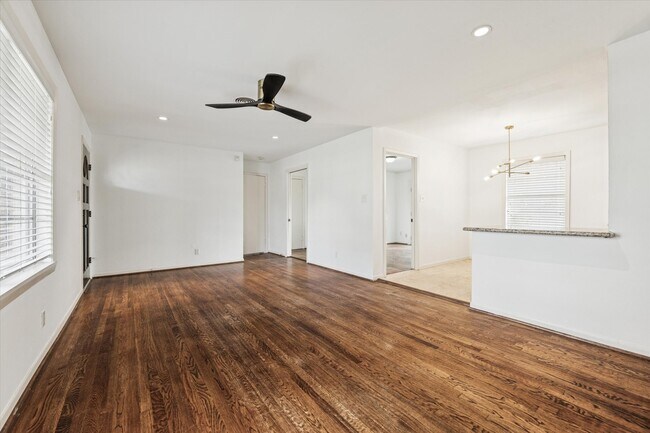 Foto del edificio - 4913 Nina Lee Ln