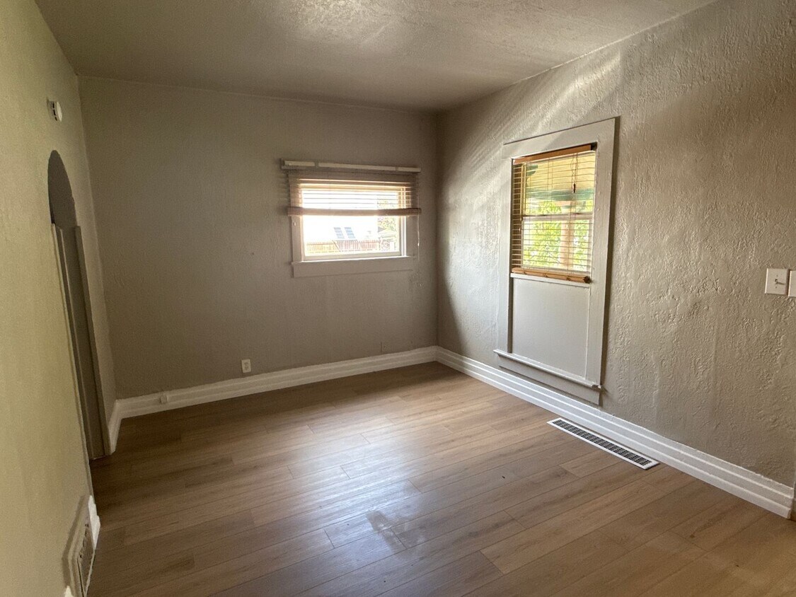 Foto del edificio - 2671 Jefferson Ave