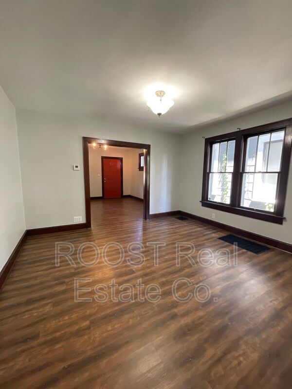 Building Photo - 147-149 E. Markison Ave
