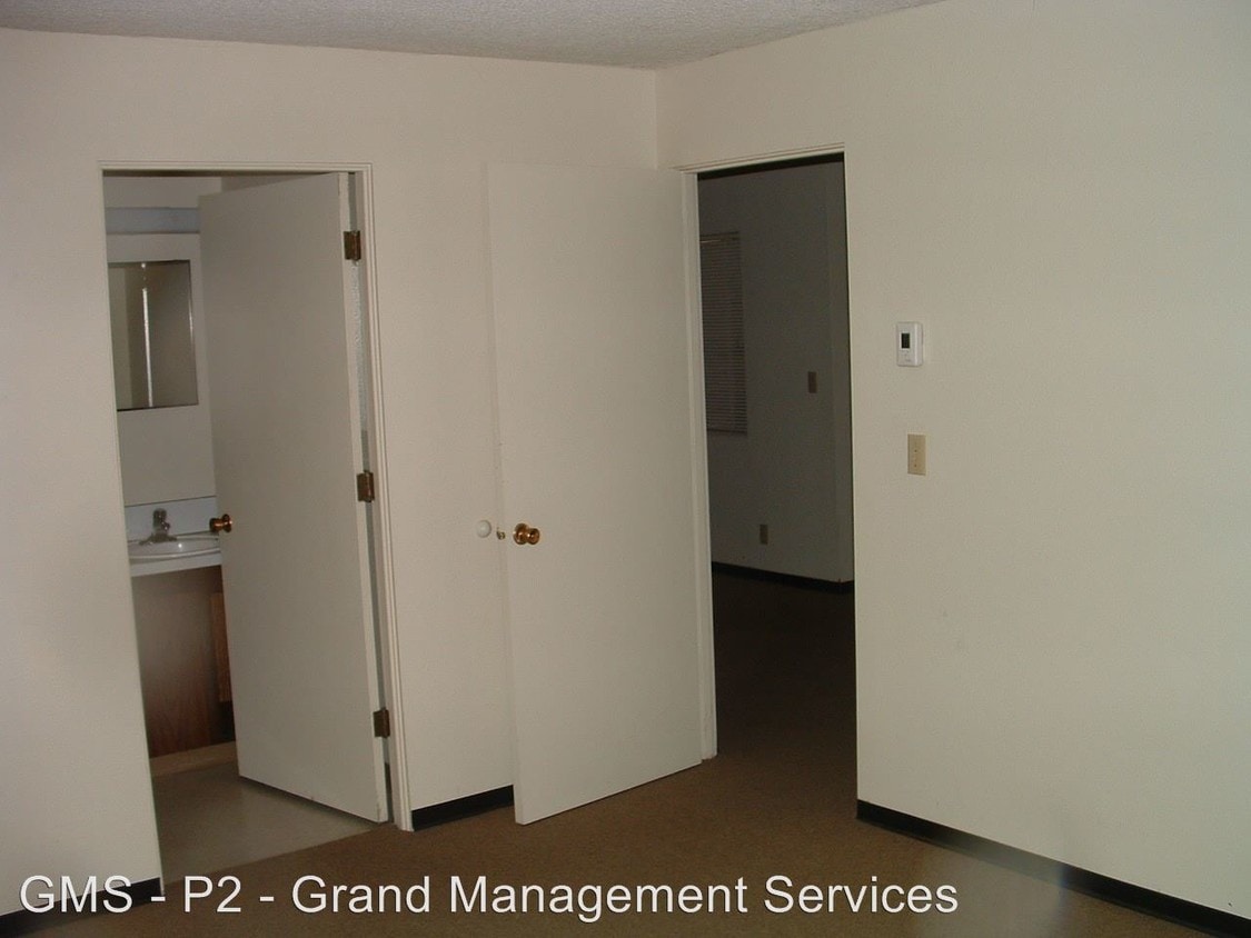 88059 5th St, OR 97487 Condo for Rent in OR