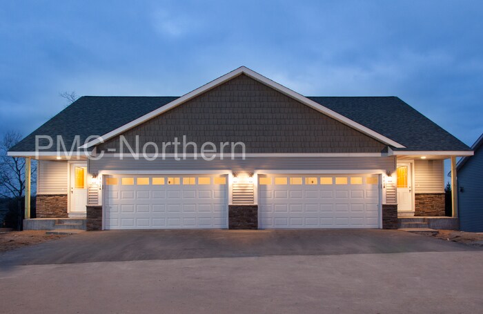 Primary Photo - 562 Cherry Ln