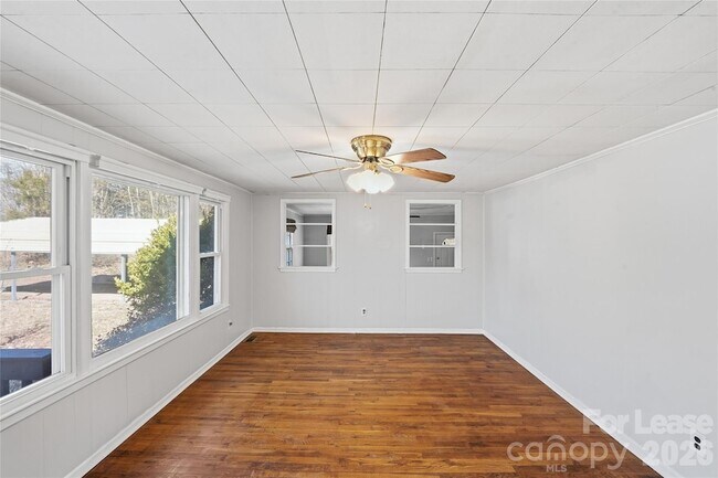 Foto del edificio - 214 Latta Ave