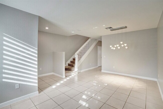 Building Photo - 389 NE 208th Terrace