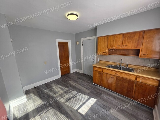 Foto del edificio - 4838 Walsh Ave