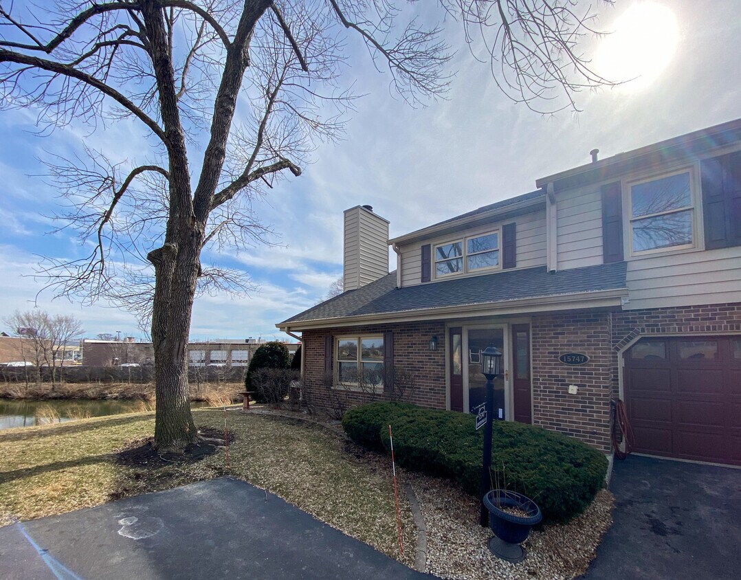 Primary Photo - 15747 Chesterfield Ln