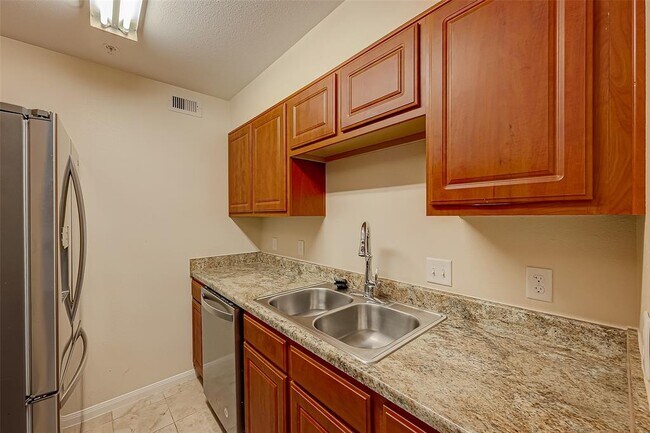Foto del edificio - 8415 Hearth Dr