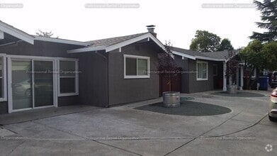 Building Photo - 2239 Redwood Rd