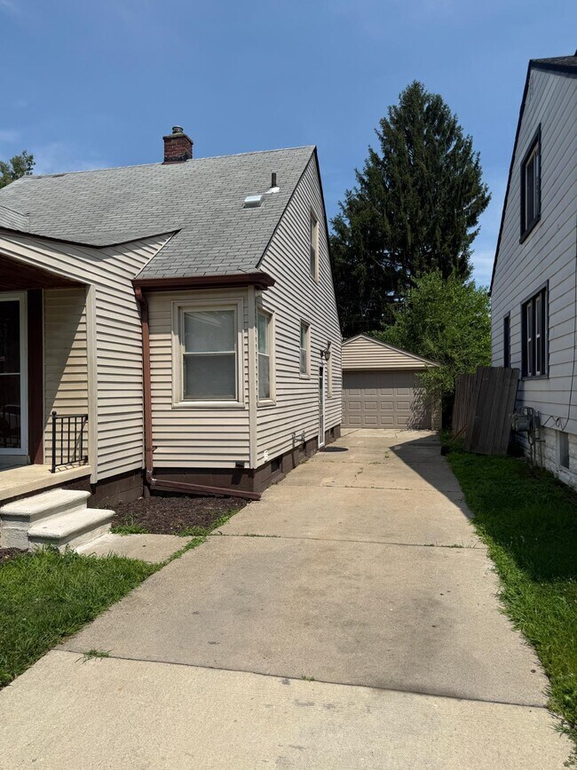 Foto del edificio - 24800 Cherry St