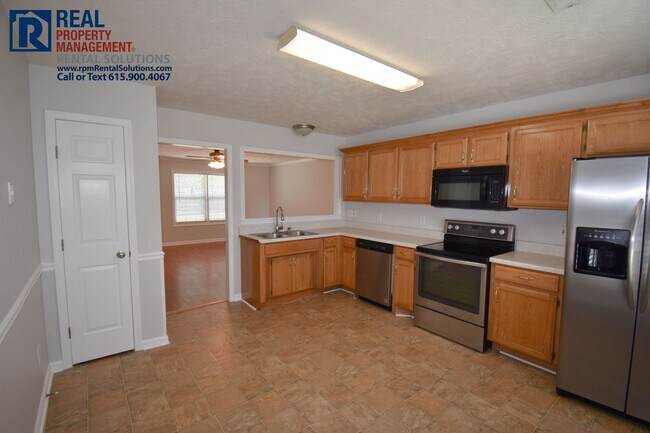 Building Photo - 6000 Bridgewater Dr