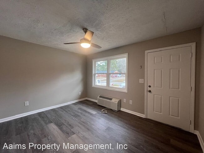 Building Photo - 1 br, 1 bath House - 4943-B Fieldcrest Drive