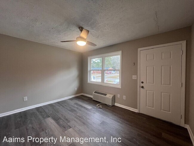Foto del edificio - 1 br, 1 bath House - 4943-B Fieldcrest Drive