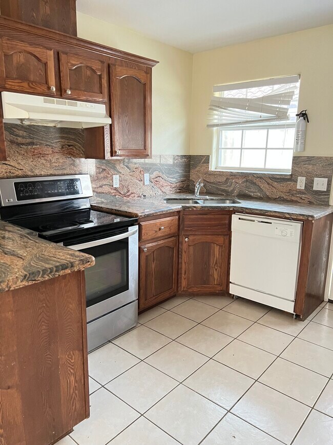 Foto del edificio - 104 S Ridge Ln