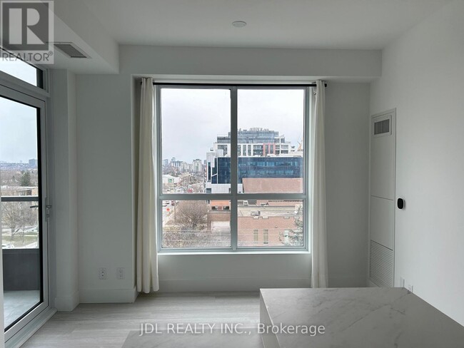 Photo du bâtiment - 6-626 Greenbriar Rd