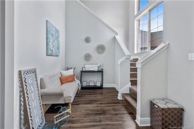 Building Photo - Beautiful Large Family Home!